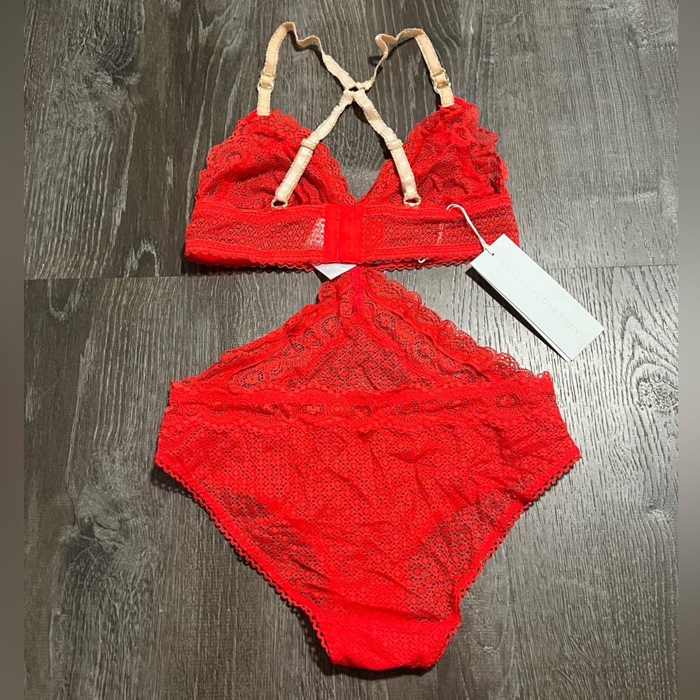STELLA MCCARTNEY**Chloe Kissing Red Lace Cut-Out Bodysuit**Small $290 - Picture 6 of 7